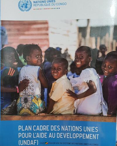 L’équipe pays des Nations Unies a procédé à la révision de l’UND AF 2020-2024 pour assurer son alignement stratégique au Plan National de Développement (PND ) 2022-2026. En tenant compte des orientations de l’équipe pays des Nations Unies, la révision n’a pas consisté à modifier ou reformuler les effets escomptés qui ont été jugés pertinents au regard des objectifs et des orientations stratégiques.